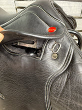 Load image into Gallery viewer, 16 1/2” Changeable Gullet (Medium) Whitaker Barnsley Pony Jumping Saddle - Black