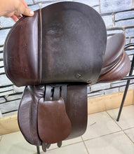Load image into Gallery viewer, 17” Medium Farrington/Crewe Saddlery GP Saddle - Brown