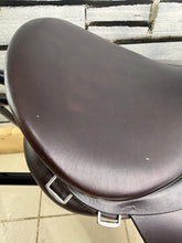 Load image into Gallery viewer, 16 1/2” Medium Colt Saddlery WH Saddle -Brown- Show Hack/ROR
