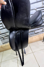 Load image into Gallery viewer, 17 1/2” MW-Wide Ideal Jessica Dressage Saddle - Black - Flocked