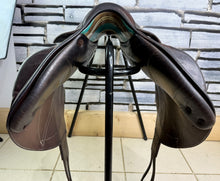 Load image into Gallery viewer, 17 1/2” MW Voltaire Lexington Monoflap Jump Saddle -2015- Brown