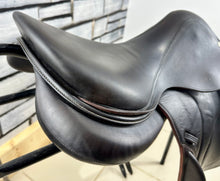 Load image into Gallery viewer, 17 1/2” MW Devoucoux Chiberta O Monoflap Jump Saddle - Brown