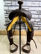 Load image into Gallery viewer, 16” Wintec SQHB Western Saddle - Brown - Lightweight - Never Used!!
