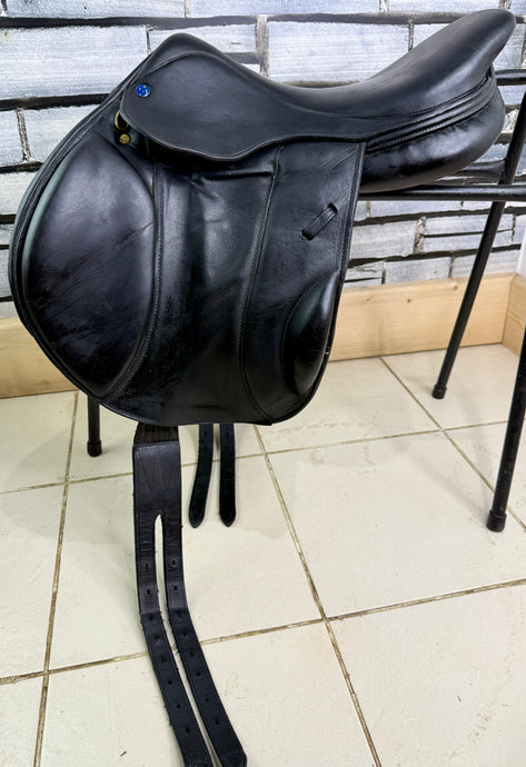17” MW Southern Stars Monoflap Jump Saddle - Black