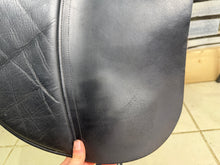Load image into Gallery viewer, 18” Medium Albion SLK II Adjusta LH Dressage Saddle - Black