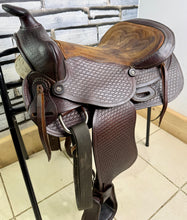 Load image into Gallery viewer, 15” Western Saddle, K&amp;B Saddlery, Iowa -Round Skirt- SQB - Brown