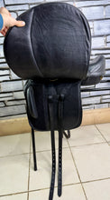 Load image into Gallery viewer, 17” Original Heather Moffat Nursey Fhoenix VSD/Dressage Saddle - Black