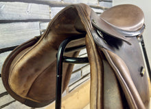 Load image into Gallery viewer, 18” Medium Zaldi Jupiter GP/Jump Saddle - Brown
