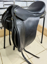 Load image into Gallery viewer, 18” MW Ideal Suzannah Dressage Saddle - Black