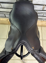 Load image into Gallery viewer, 17” MW Paul Jones Jump Saddle - Brown