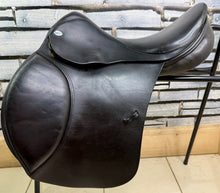 Load image into Gallery viewer, 17” MW Harry Dabbs Taurus Forward Cut GP Saddle -Black- Upswept Panels