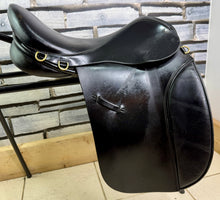 Load image into Gallery viewer, 17” XW Morris &amp; Nolan WH Working Hunter Saddle - Black - Extra Wide