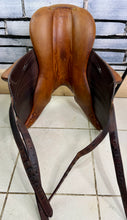 Load image into Gallery viewer, 17” Wide Butet Monoflap Cross Country Jump Saddle - Brown/Tan