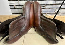 Load image into Gallery viewer, 18” 28.5 (M) Kloster Schonthal Pandur GP Saddle - Brown