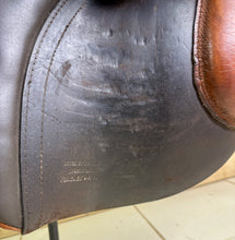 Load image into Gallery viewer, 17 1/2” MW English Jump Saddle - Brown/Tan