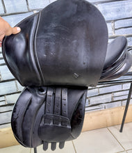 Load image into Gallery viewer, 17” Narrow Farrington Event GP Saddle - Black
