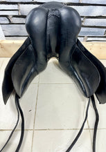Load image into Gallery viewer, 17” Wide Silhouette Dressage Saddle - Black