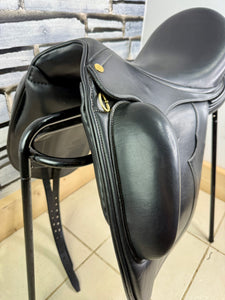 17 1/2” Wide Stride Free Elite Dressage Saddle - Black