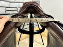 Load image into Gallery viewer, 17 1/2” MW Bruno Del Grange Close Contact Jump Saddle - Brown