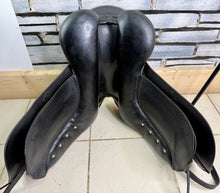 Load image into Gallery viewer, 17 1/2” MW LH Albion SLK Dressage Saddle - Black