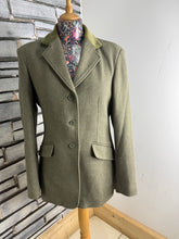 Load image into Gallery viewer, Shires Malvern Ladies Tweed Jacket - Size 36 - Green Wool Tweed - Hunter/Hacking/Showing M&amp;M