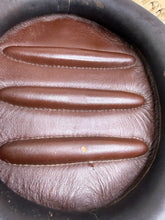 Load image into Gallery viewer, S/H 70cm/28” Prestige Doughnut RP Leather Relax Girth - Brown