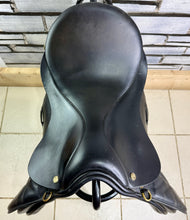 Load image into Gallery viewer, 17” Wide Farrington/Shires GP Saddle - Black