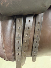 Load image into Gallery viewer, 17” Medium Farrington/Crewe Saddlery GP Saddle - Brown