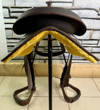 Load image into Gallery viewer, 16” Wintec SQHB Western Saddle - Brown - Lightweight - Never Used!!