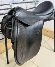 Load image into Gallery viewer, 17 1/2” Changeable Gullet Utopia/Discovery GP Saddle - Black