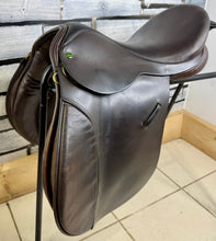 Load image into Gallery viewer, 17 1/2” Wide Ideal VSD/WH/GP English Saddle - Brown - Working Hunter Cob