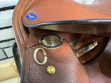 Load image into Gallery viewer, 17 1/2” XW-XXW Frank Baines Balance Zenith Jump Saddle - Tan