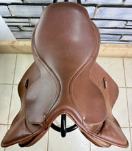 Load image into Gallery viewer, 16 1/2” MW/Changeable Gullet Wintec Jump Saddle - Tan