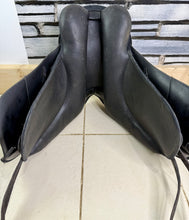 Load image into Gallery viewer, 16” MW/Changeable Gullet Wintec Isabell Werth Dressage Saddle - Black