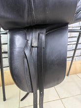 Load image into Gallery viewer, 17” Medium Albion Style Dressage Saddle - Black