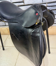 Load image into Gallery viewer, 17 1/2” Wide-XW Jeffries Falcon English Event GP Saddle - Black