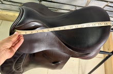 Load image into Gallery viewer, 17” Wide Farrington/Shires GP Saddle - Brown