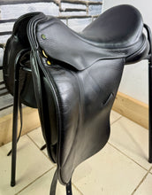 Load image into Gallery viewer, 17” Wide Ideal Toshina Dressage Saddle - Black