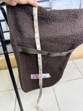 Load image into Gallery viewer, RCI Fluffy Show Numnah - Brown - Medium - Show/Working Hunter