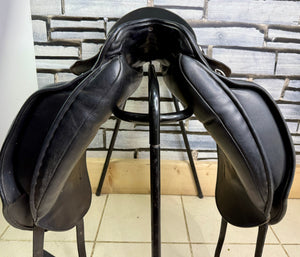 17 1/2” MN Albion Ultima Dressage Saddle - Black