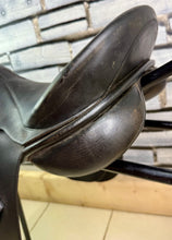 Load image into Gallery viewer, 18” MW Ryder WH/VSD Saddle - Brown
