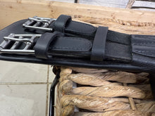 Load image into Gallery viewer, S/H 65cm/26” Prestige Doughnut RP Leather Girth - Black