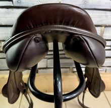 Load image into Gallery viewer, 16 1/2” Wide R.S. Saddles Excelle Monoflap Jump Saddle - Brown