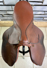 Load image into Gallery viewer, 17” Futurity Full Tree Racing Saddle - Tan - Soft Foam Panels