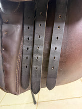 Load image into Gallery viewer, 17 1/2” 30.5/MW Stubben Parzival WH Saddle -Brown- Show Hack/ROR