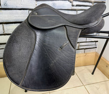 Load image into Gallery viewer, 17” Wide Thorowgood Griffin Cob GP Saddle - Black - Lightweight Synthetic - Flat Tree - 4 Straps