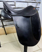 Load image into Gallery viewer, 16 1/2” XW Kes English Dressage Saddle - Black