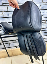 Load image into Gallery viewer, 17” Wide Ideal Classic GP Saddle - Black