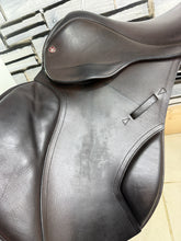 Load image into Gallery viewer, 17” MW Jeffries Falcon One GP/Jump/Event Saddle - Brown - Square Cantle