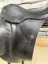 Load image into Gallery viewer, 17” Wide Albion SLK II Ultima LH Dressage Saddle - Adjusta Tree - Black - Flat Tree